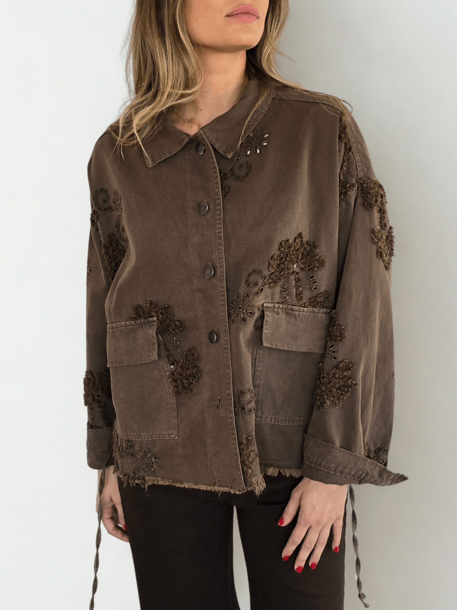 Chaqueta Italiana Bordada, color Chocolate