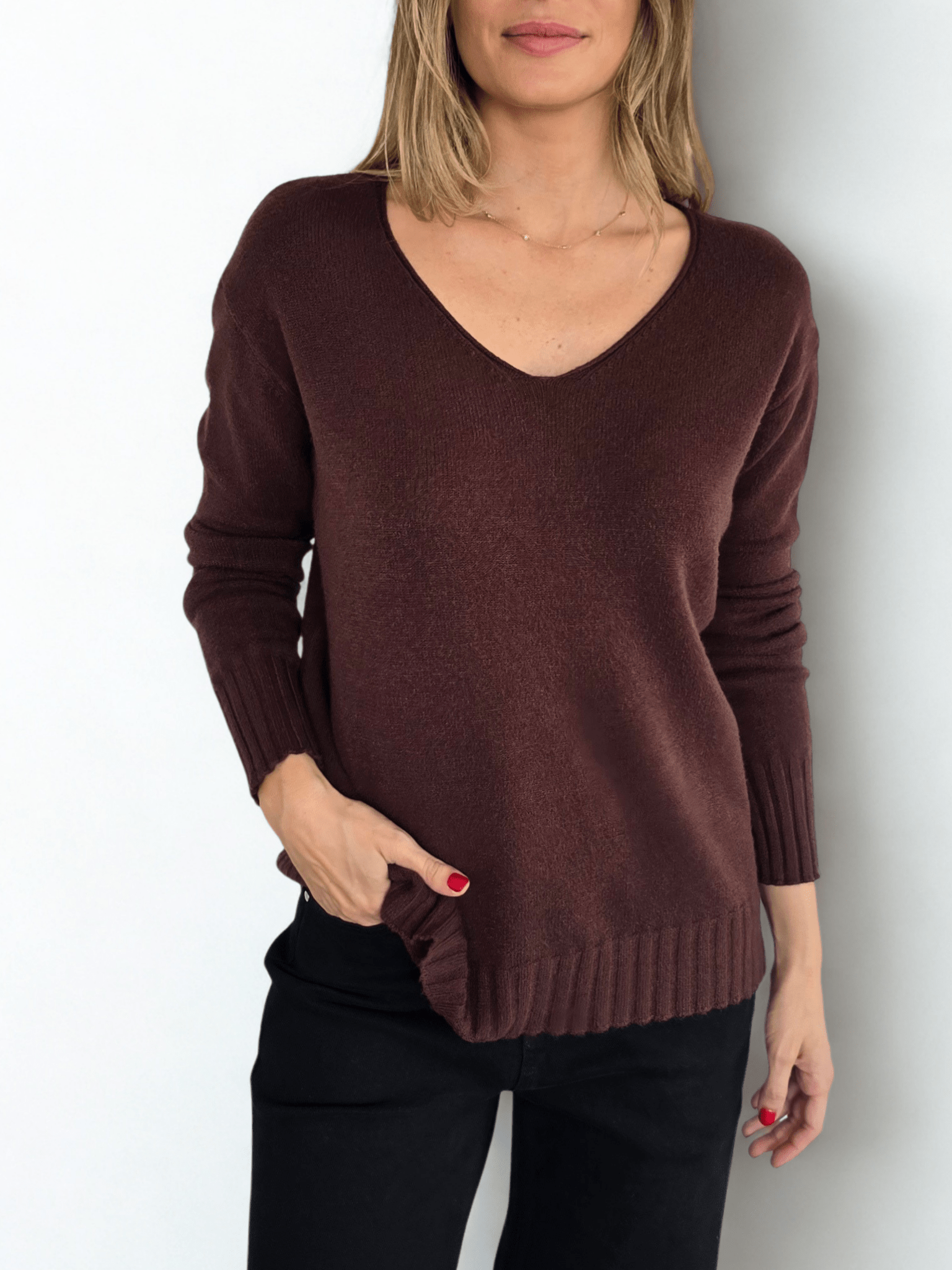 Sweater escote en V con detalle en la espalda, color Chocolate