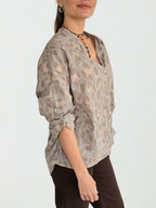 Blusa Italiana Animal Print, fondo Taupe
