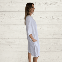 Cargar imagen en el visor de la galería, Vestido Lino Italiano un botón, color Blanco
