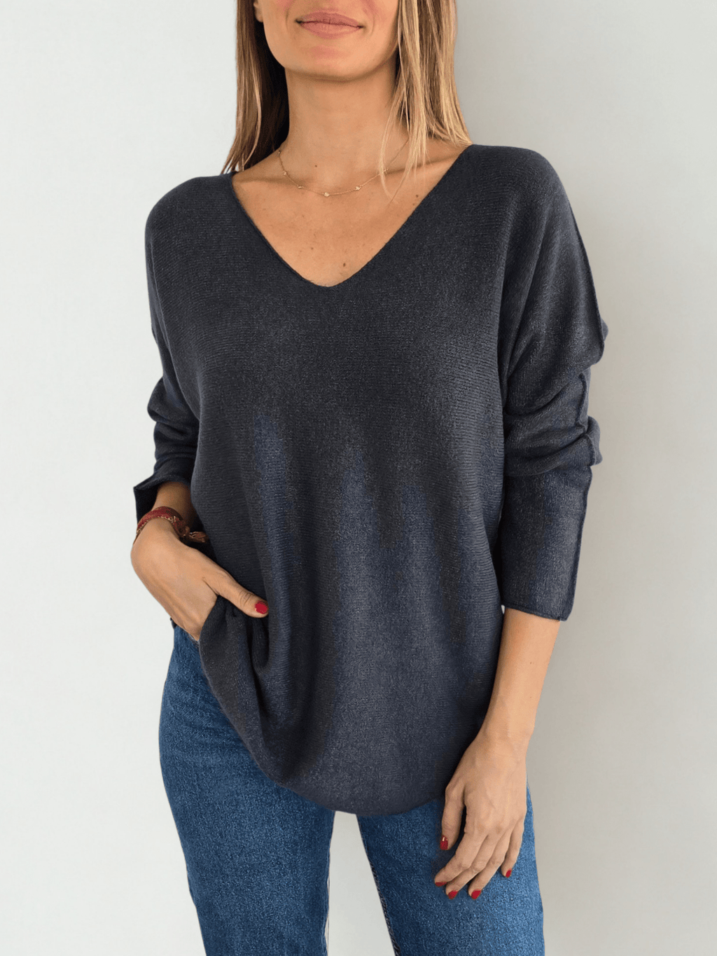 Sweater Italiano escote en V, color Gris
