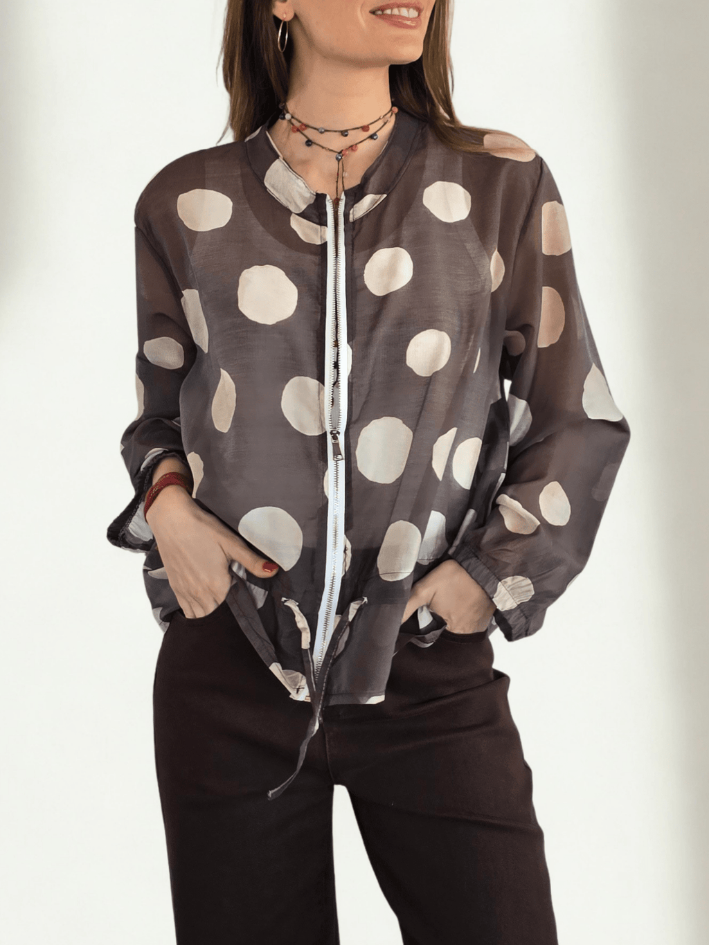 Chaqueta Italiana Lunares, fondo chocolate