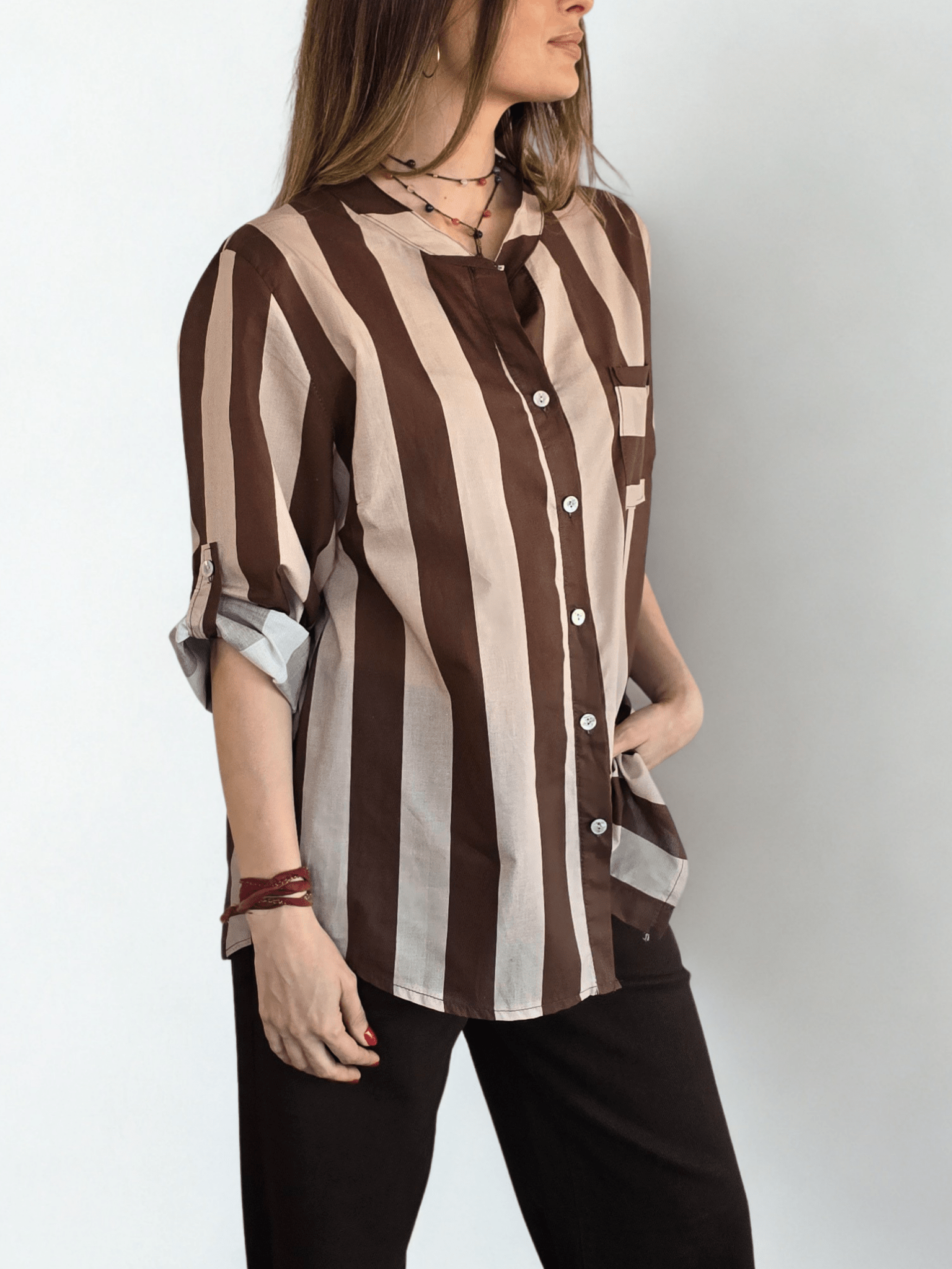 Blusa Italiana Rayada un Bolsillo, color Chocolate con Beige