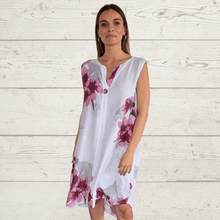 Cargar imagen en el visor de la galería, Vestido Italiano un botón, fondo Blanco
