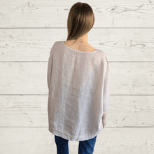Cargar imagen en el visor de la galería, Blusa de Lino Italiano un bolsillo, color Beige
