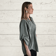 Cargar imagen en el visor de la galería, Blusa Italiana bordada con flores, color Verde Musgo
