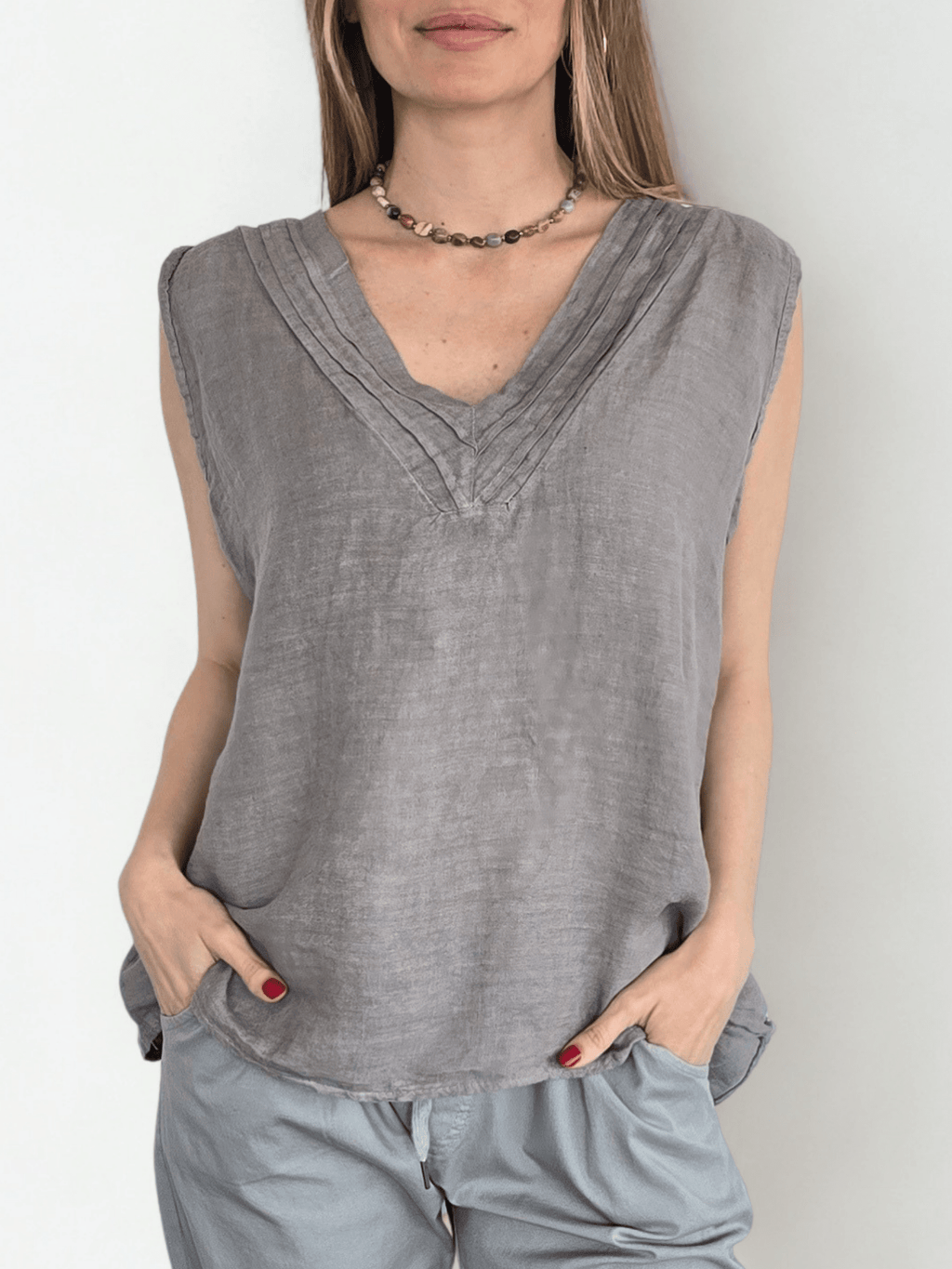 Blusa Italiana 100% Lino escote en V, color Taupe