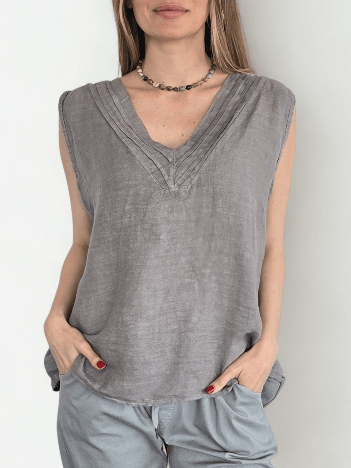 Blusa Italiana 100% Lino escote en V, color Taupe
