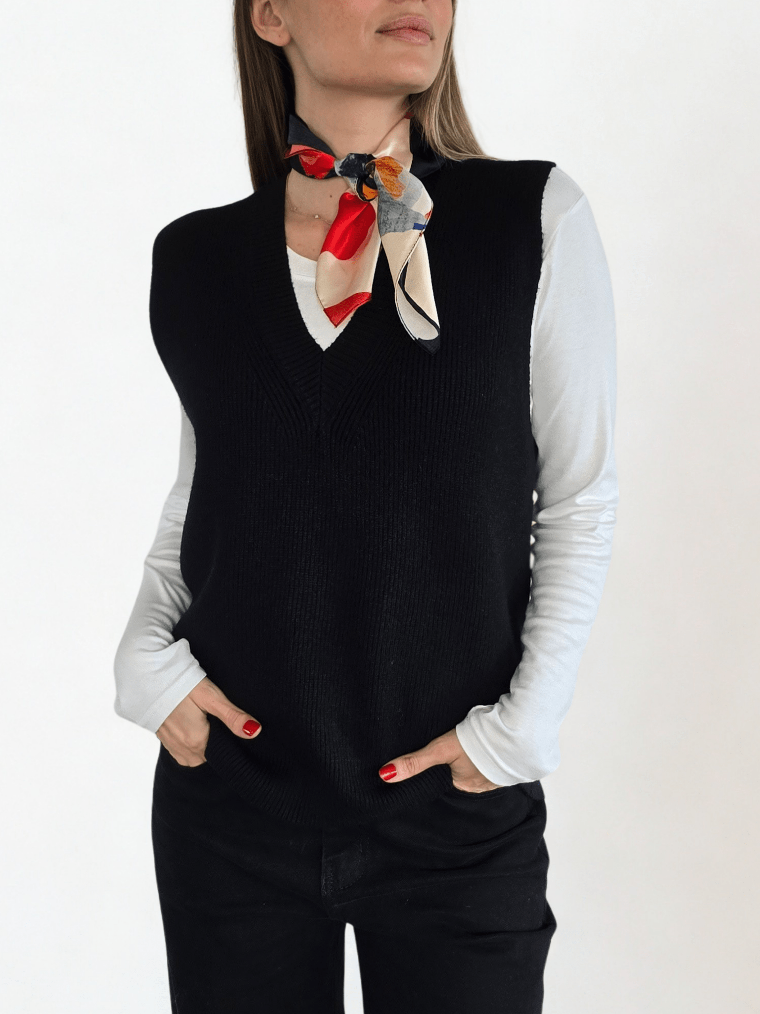 Sweater Sin Mangas Escote en V, color Negro