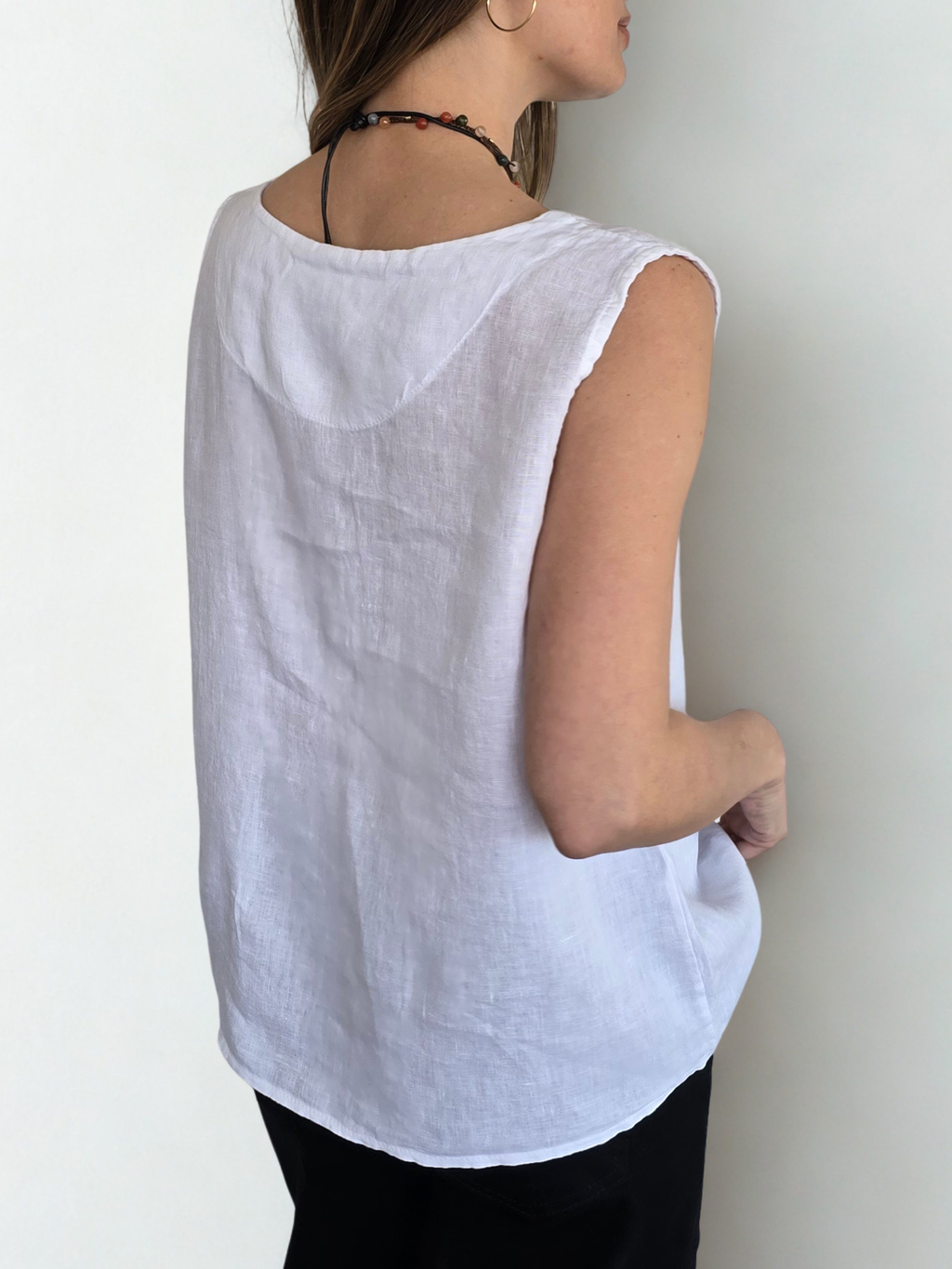 Blusa Italiana 100% Lino, sin mangas, color Blanco
