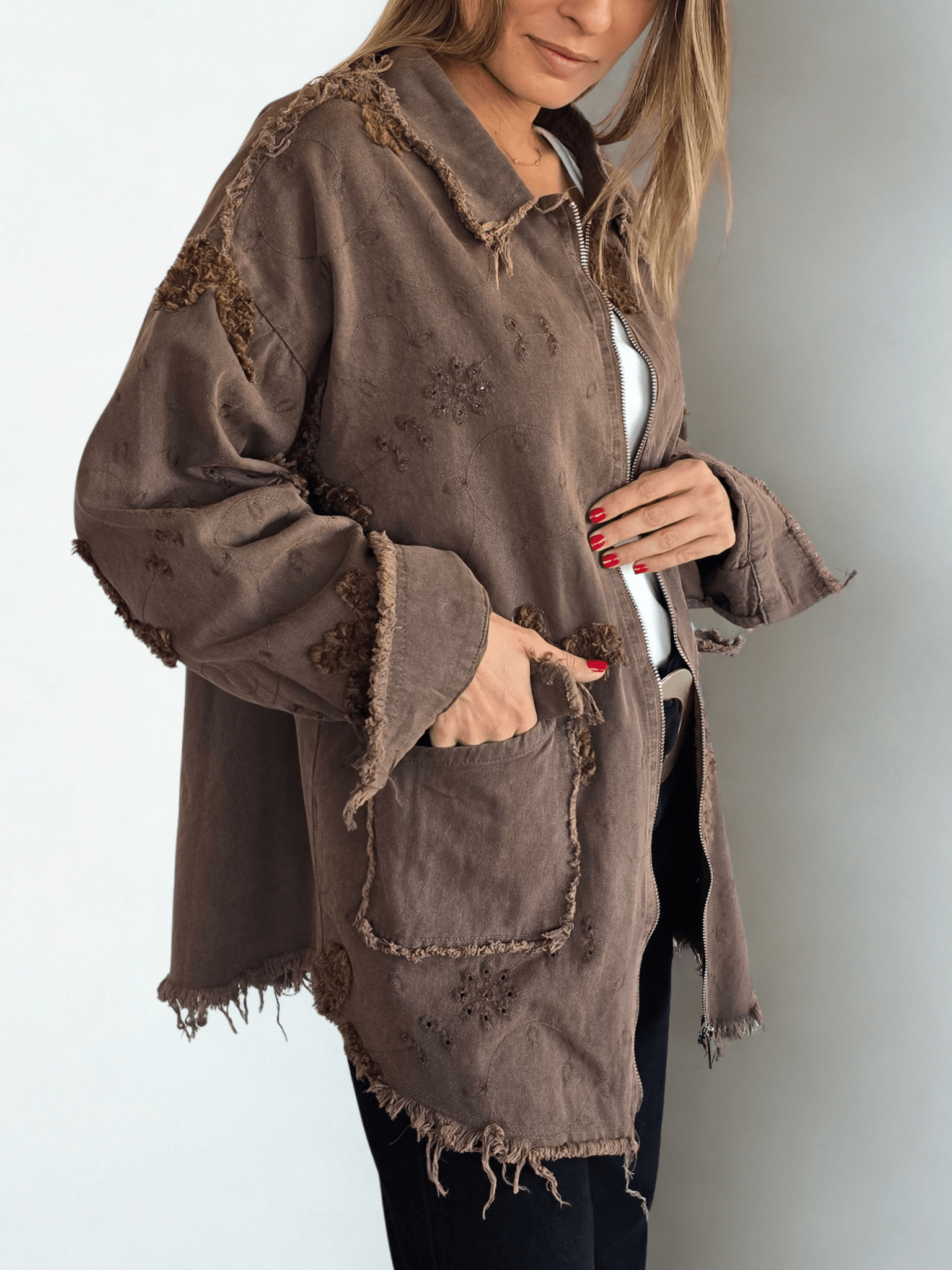 Chaqueta Bordada, color Chocolate