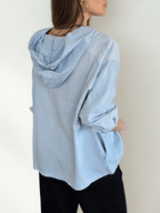 Chaqueta Bordada con Gorro, color Celeste