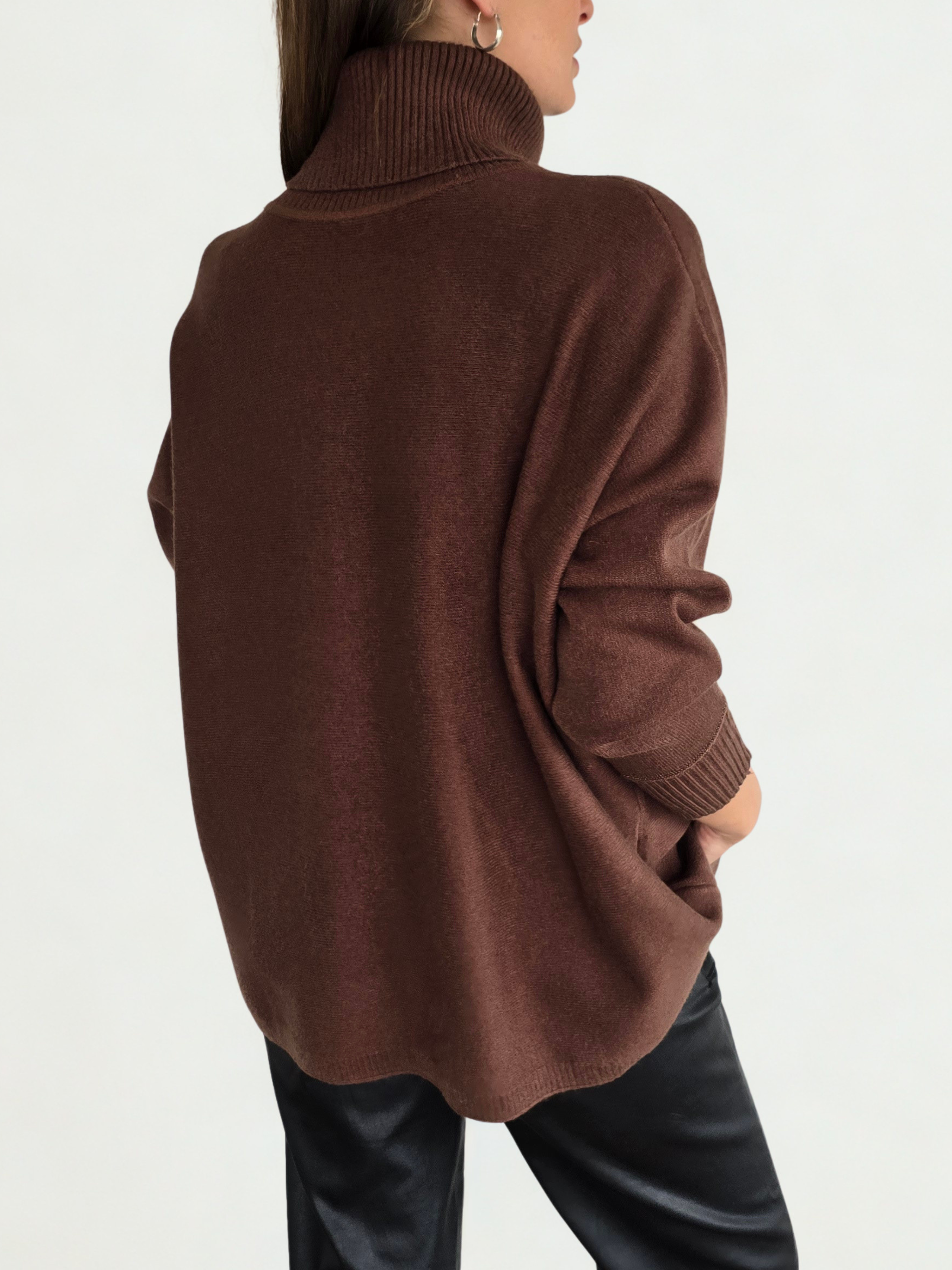 Sweater cuello subido Ribete, color Chocolate