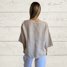 Cargar imagen en el visor de la galería, Blusa 100% Lino Italiano con botones a los lados, color Beige
