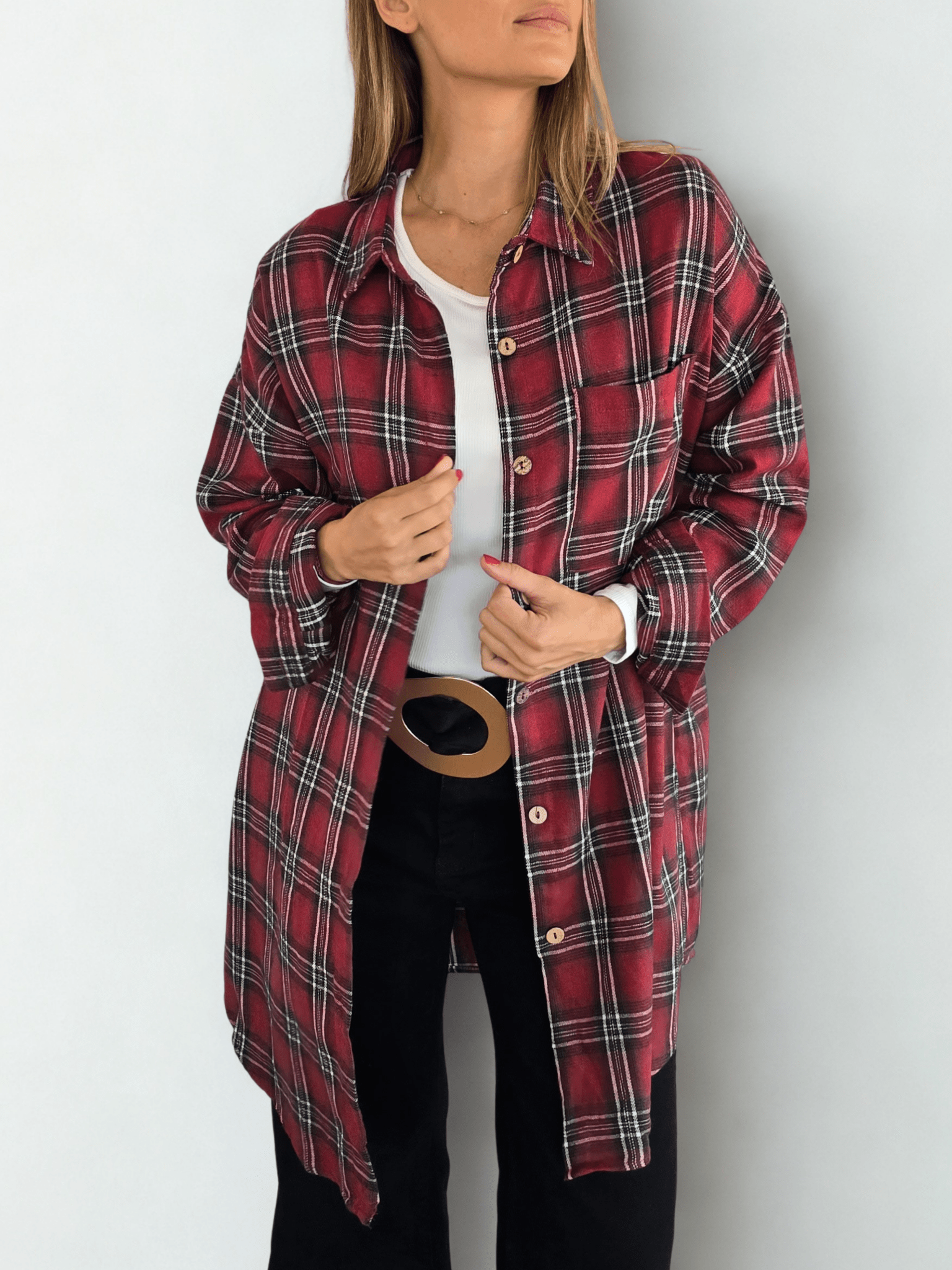 Blusa Escocesa, fondo Burdeo