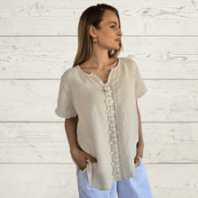 Cargar imagen en el visor de la galería, Blusa 100% Lino Italiano Bordada, color Beige
