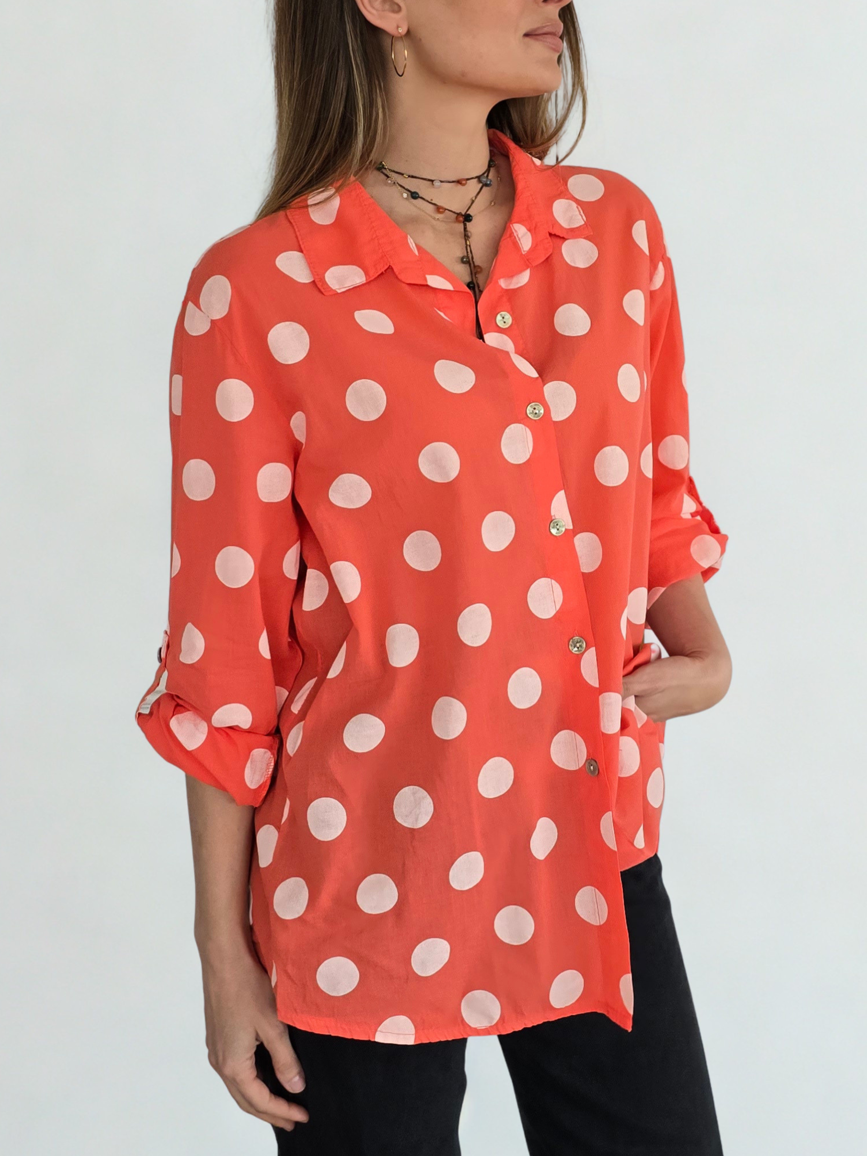 Blusa Italiana Lunares, color Coral