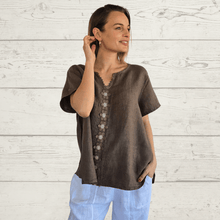 Cargar imagen en el visor de la galería, Blusa 100% Lino Italiano Bordada, color Chocolate
