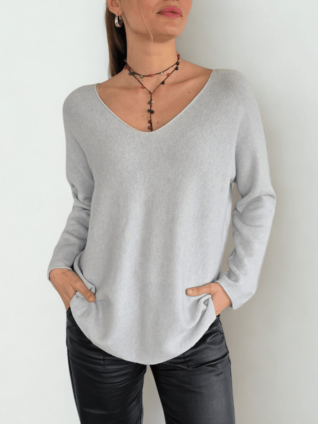 Sweater Italiano Escote en V, color Gris