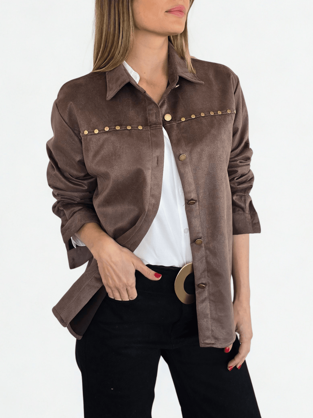 Chaqueta Tachas, color Chocolate