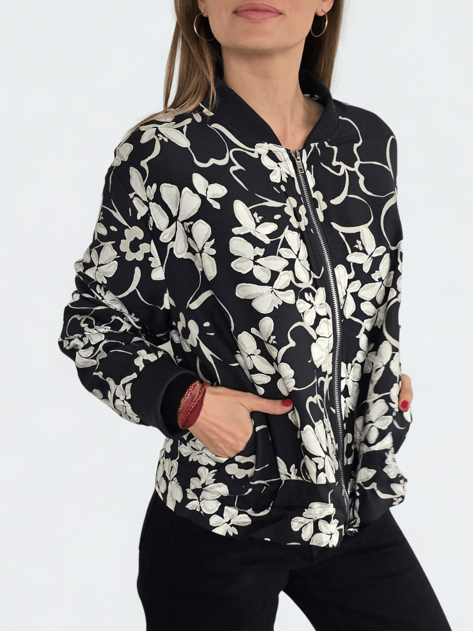 Chaqueta Bomber estampada, fondo Negro