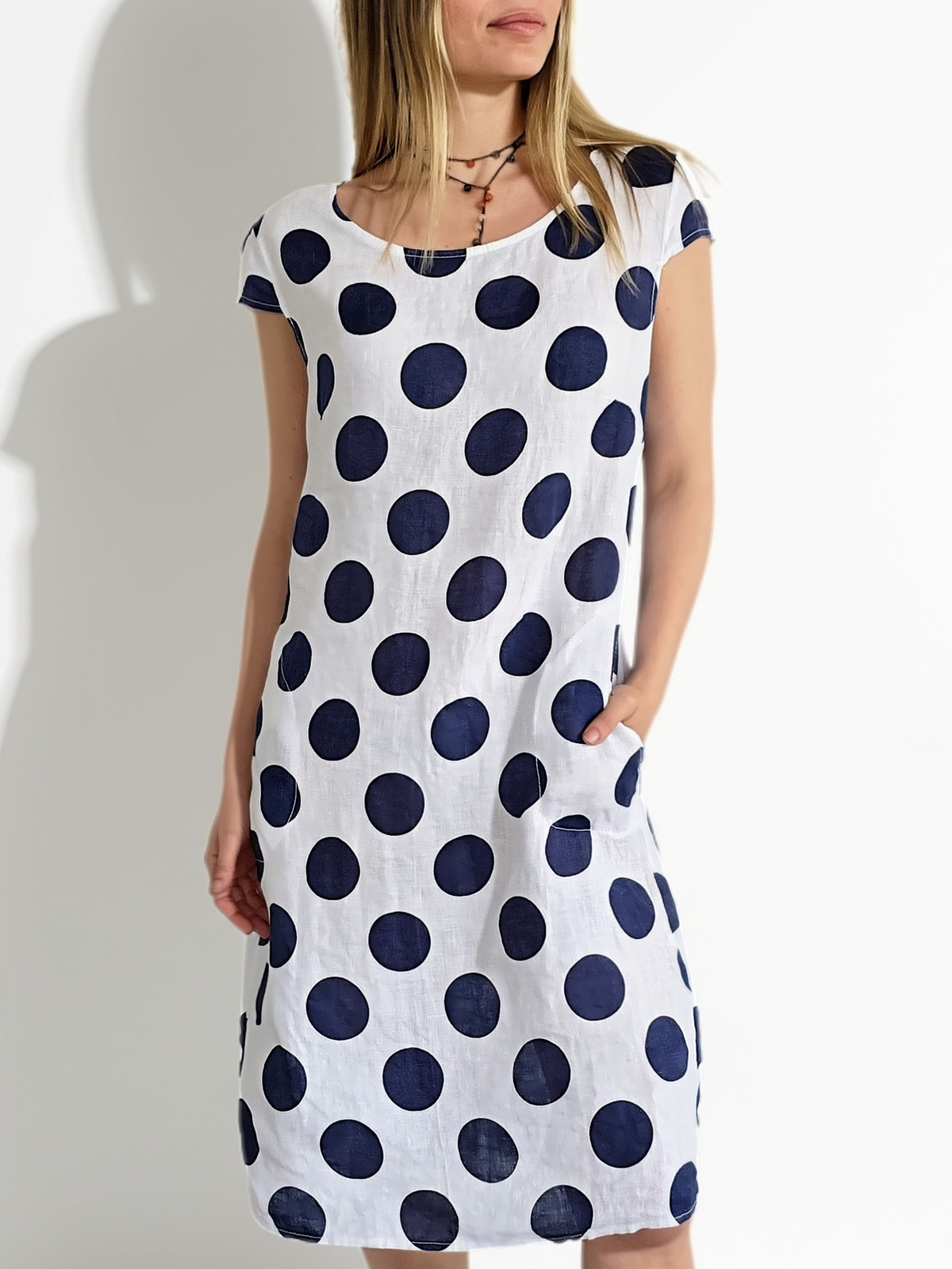 Vestido Italiano Lunares, fondo Blanco