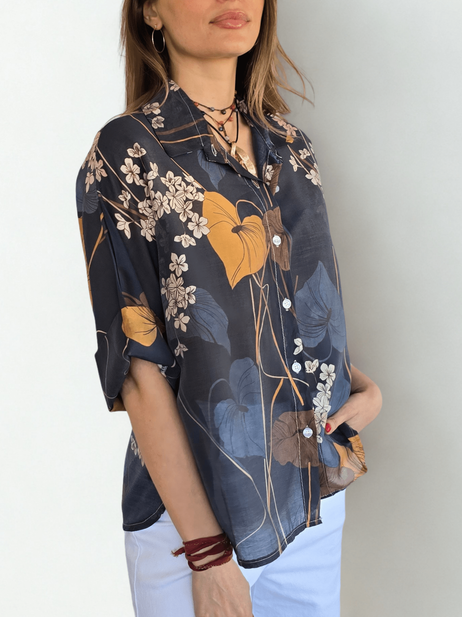 Blusa Italiana Estampado Flores, fondo Azul