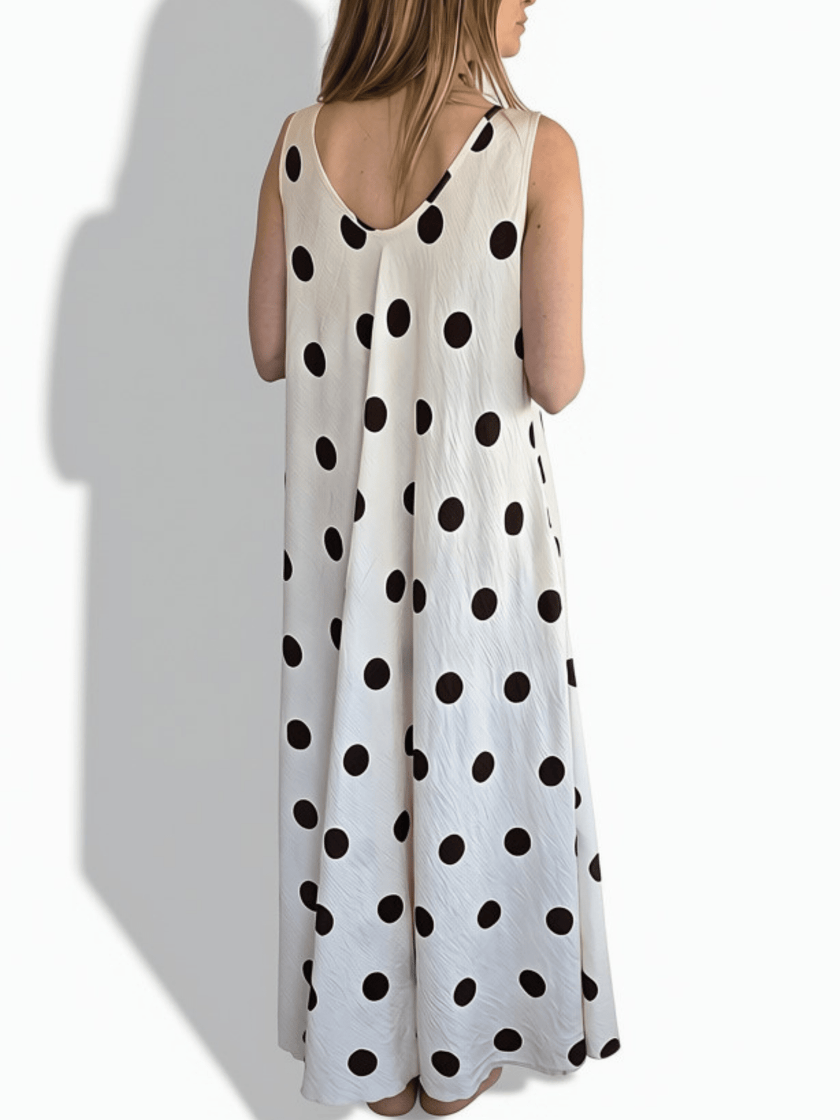 Vestido Lunares, fondo Beige