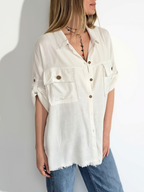 Blusa Bolsillos Desflecados, color Blanco