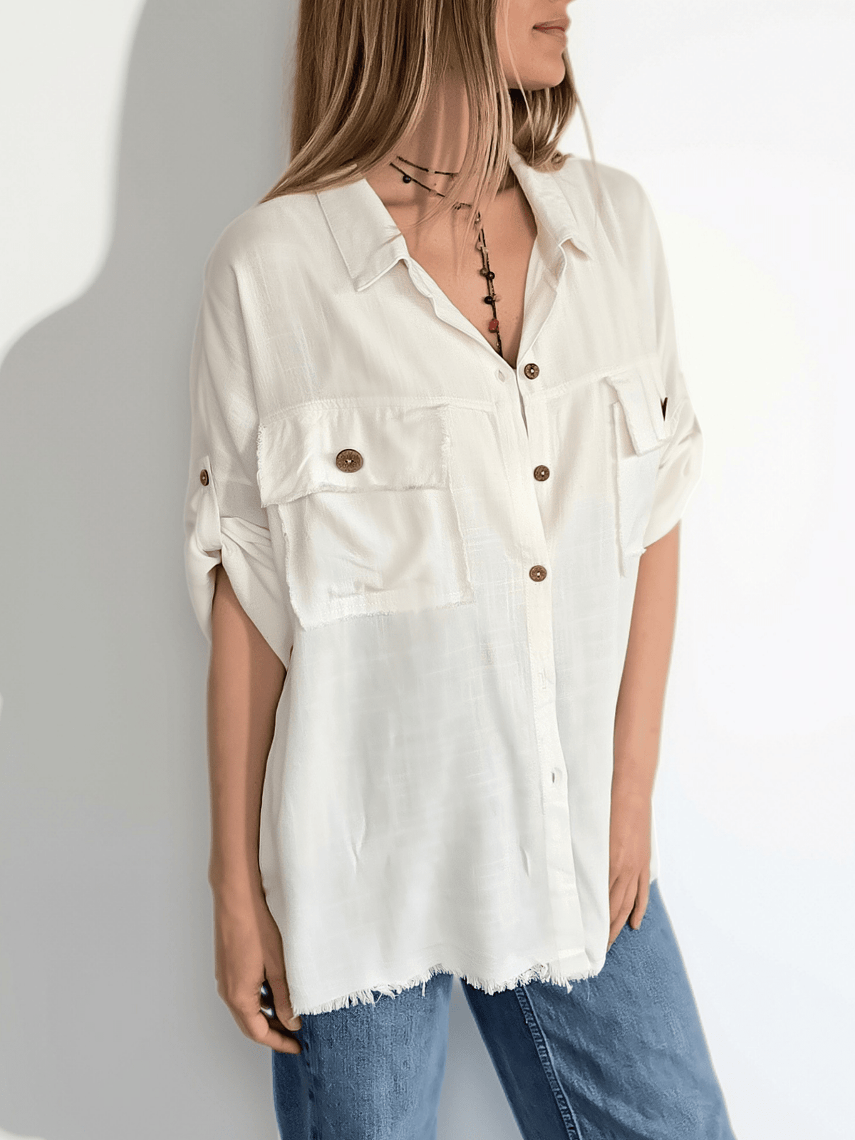 Blusa Bolsillos Desflecados, color Blanco
