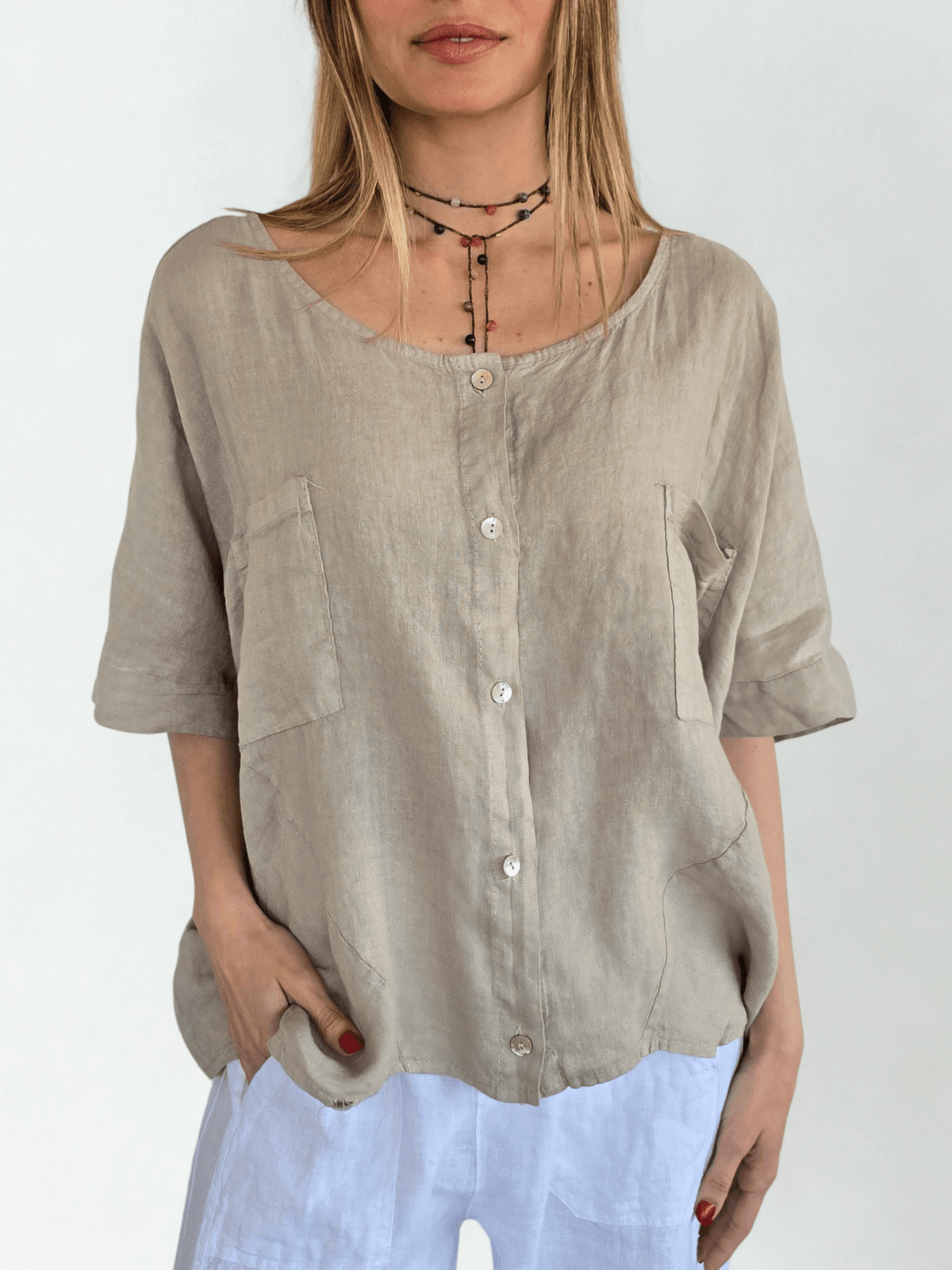 Blusa Italiana 100% Lino dos Bolsillos, color Beige