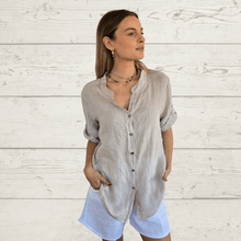 Cargar imagen en el visor de la galería, Blusa Italiana Toscana 100% Lino, color Beige
