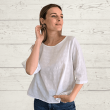Cargar imagen en el visor de la galería, Blusa Italina con botones en la espalda, color Blanco
