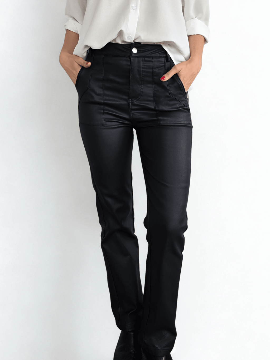 Pantalón eco cuero opaco, color negro
