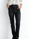 Pantalón eco cuero opaco, color negro