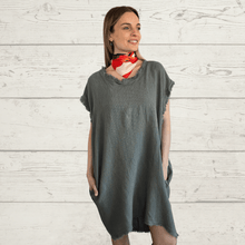 Cargar imagen en el visor de la galería, Vestido Italiano ancho desflecado, color Verde Musgo
