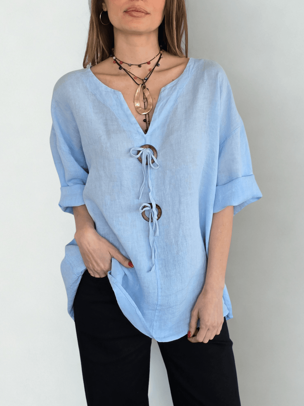 Blusa Italiana 100% Lino, dos Botones, color Celeste