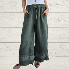 Cargar imagen en el visor de la galería, Pantalón 100% Lino Italiano basta bordada, color Verde
