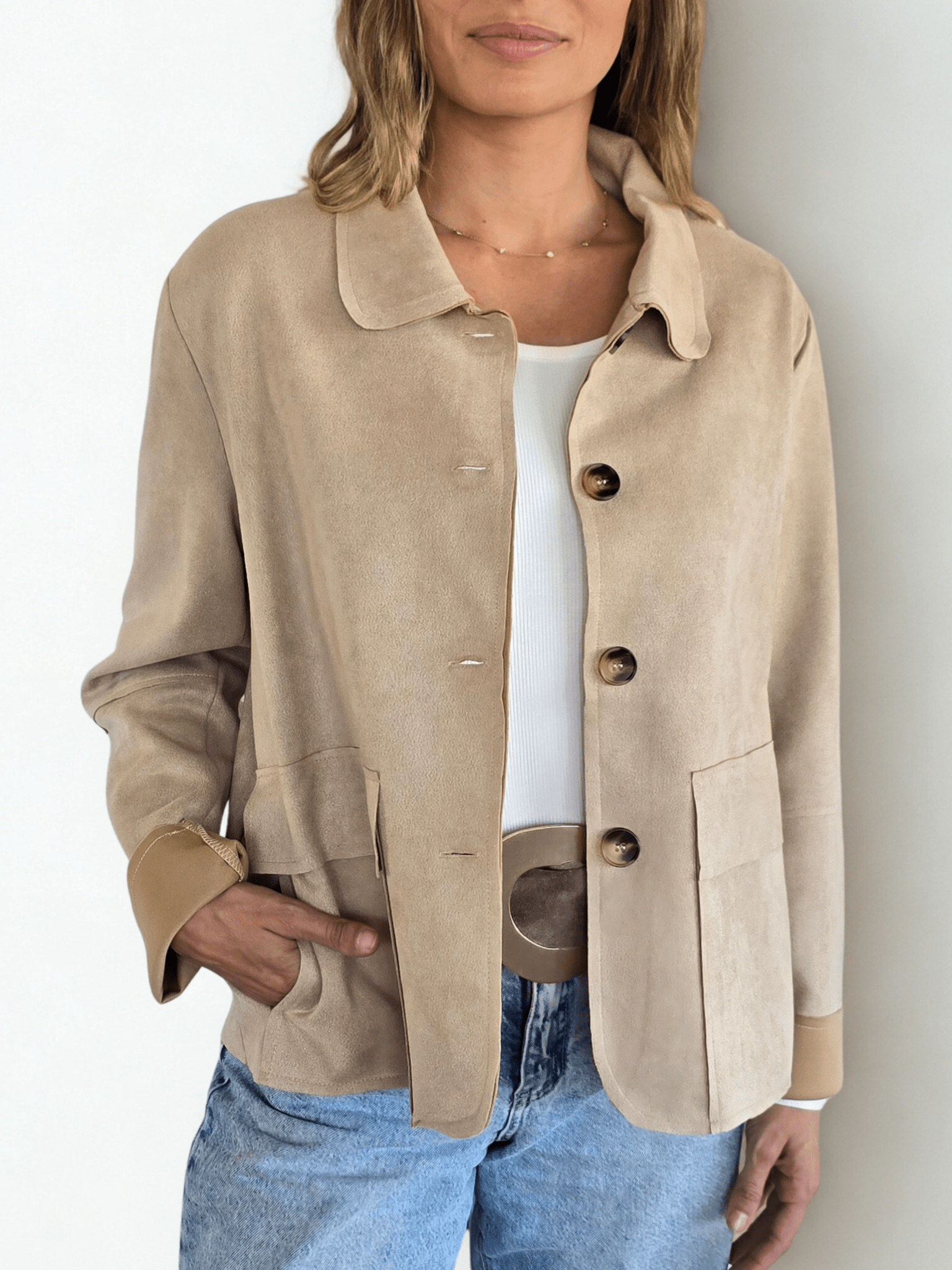 Chaqueta corta Tipo Gamuza, color Beige