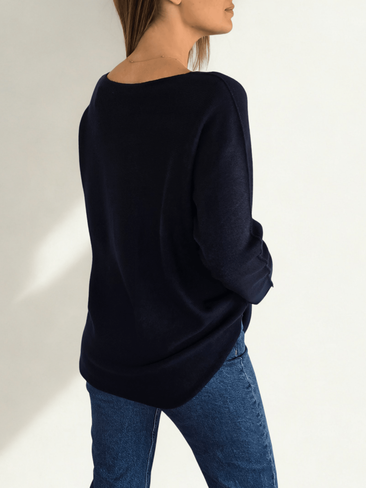 Sweater Italiano escote en V, color Azul Marino