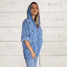 Cargar imagen en el visor de la galería, Chaqueta bordada, color Celeste
