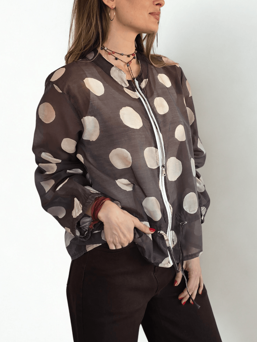 Chaqueta Italiana Lunares, fondo chocolate