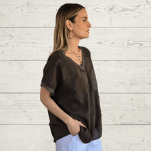 Cargar imagen en el visor de la galería, Blusa Italiana Bordada, color Chocolate
