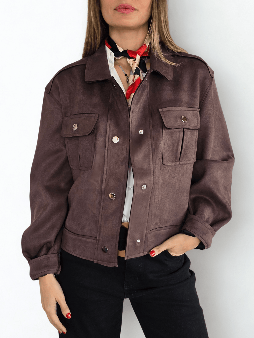 Chaqueta tipo Gamuza, color Chocolate