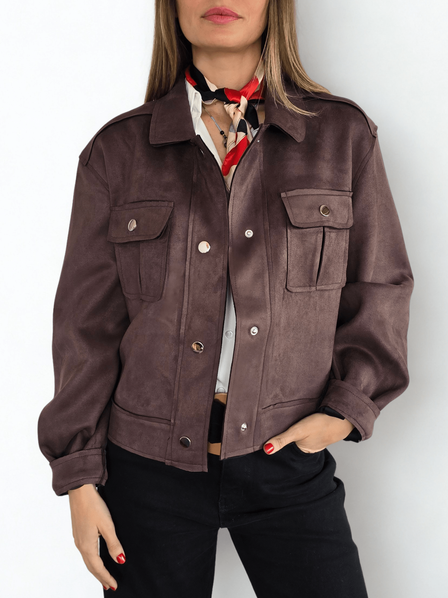 Chaqueta tipo Gamuza, color Chocolate