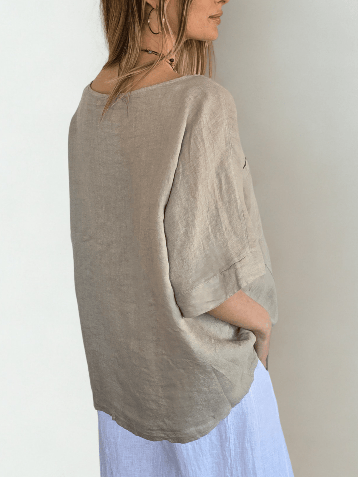 Blusa Italiana 100% Lino dos Bolsillos, color Beige
