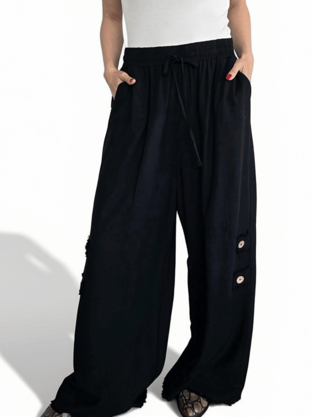 Pantalón con Botones a los Lados, color Negro