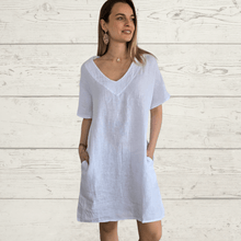 Cargar imagen en el visor de la galería, Vestido de lino Italiano escote en V, color Blanco
