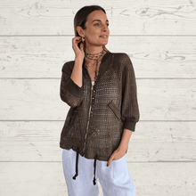 Cargar imagen en el visor de la galería, Chaqueta Bomber Italiana crochet, color Chocolate
