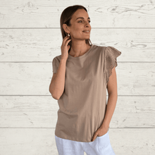 Cargar imagen en el visor de la galería, Polera con manga Bordada, color Tostado
